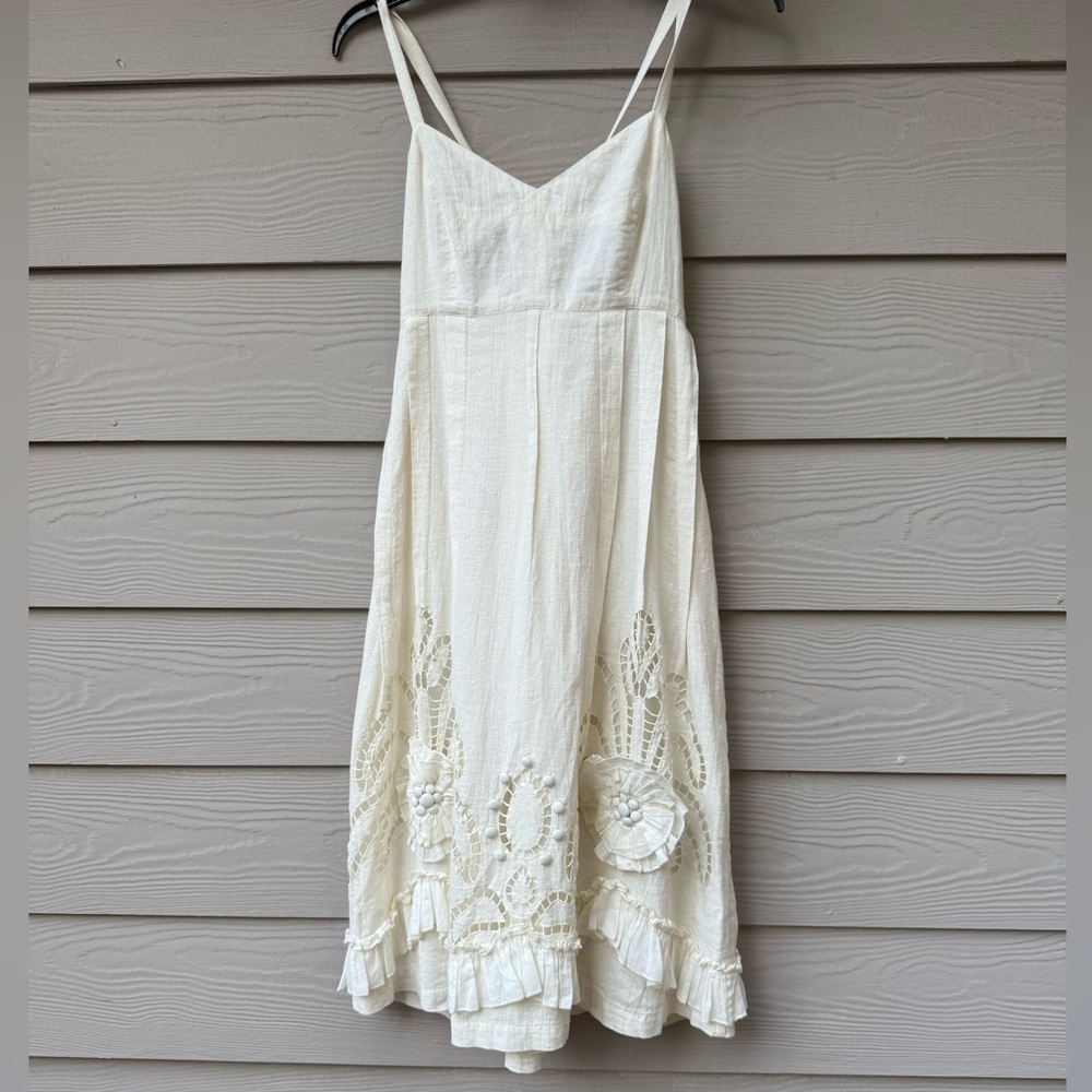 LOVE THE LABEL Elegant Lace Dress